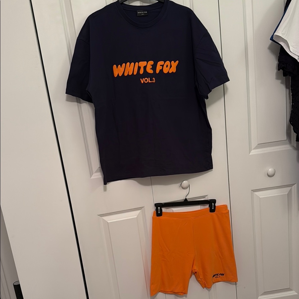 WHITE FOX Excellent Condition Navy/Orange T Shirt Set - Picture 4 of 15